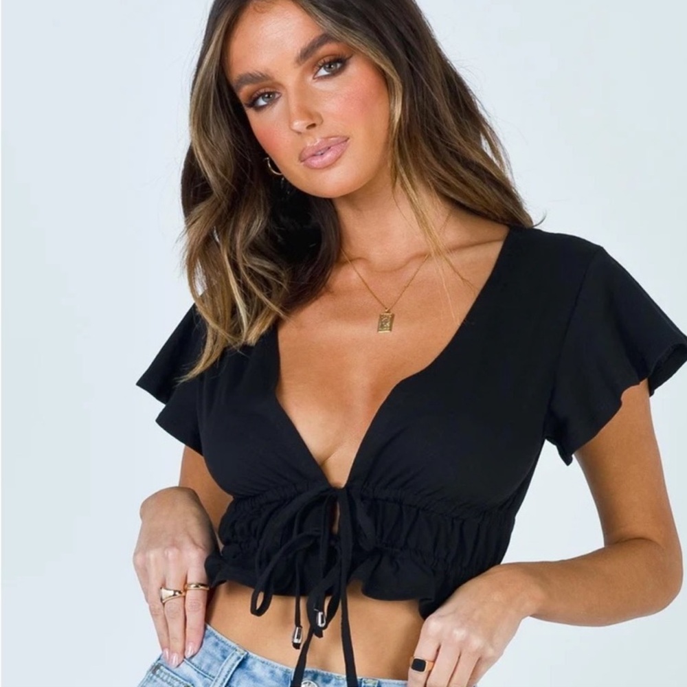 Princess Polly Jamison Reid Crop Top in Black
Size US 4